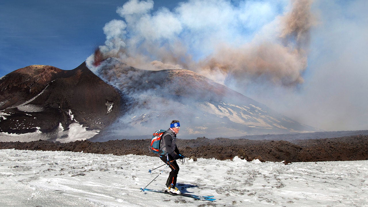 ThrillSeekers Brave the Slopes as Mount Etna Erupts (PHOTOS) The