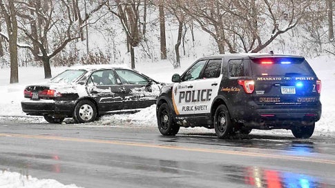 Midwest Winter Storm Creates Hazardous Travel Conditions More Than 325 000 Lose Power The Weather Channel
