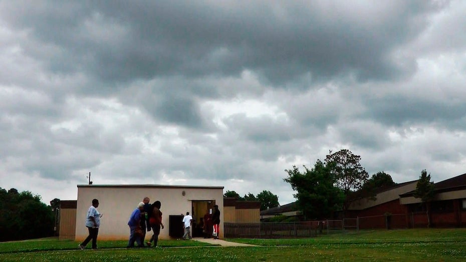 File photo of people entering storm shelter in Tuscaloosa, AL, 4/29/14