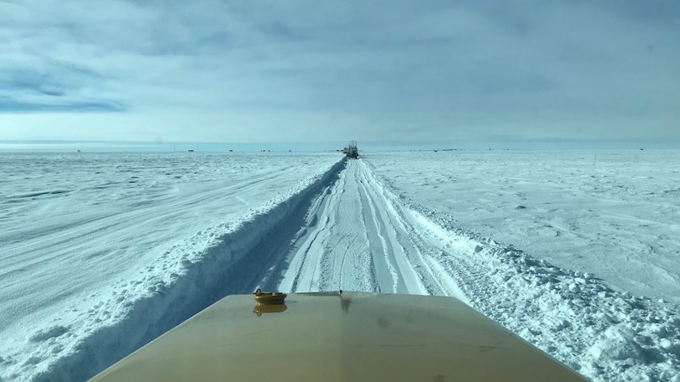 The EAIIST caravan returns to Concordia Station on 1/17/20