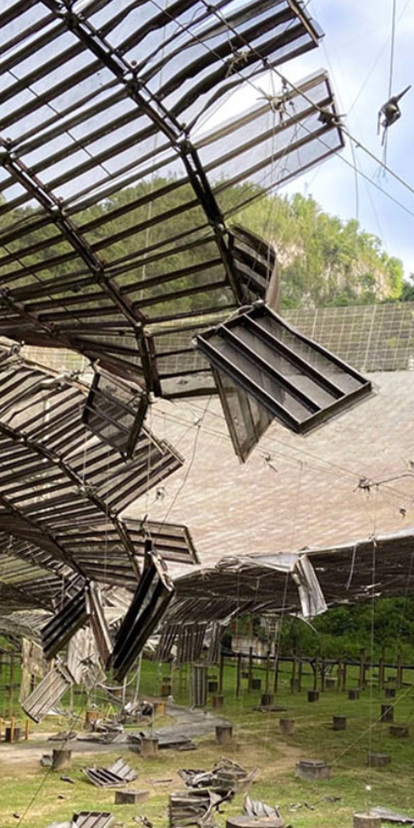 Arecibo Observatory in Puerto Rico Collapses Weeks After Suffering Major  Damage | The Weather Channel - Articles from The Weather Channel |  weather.com