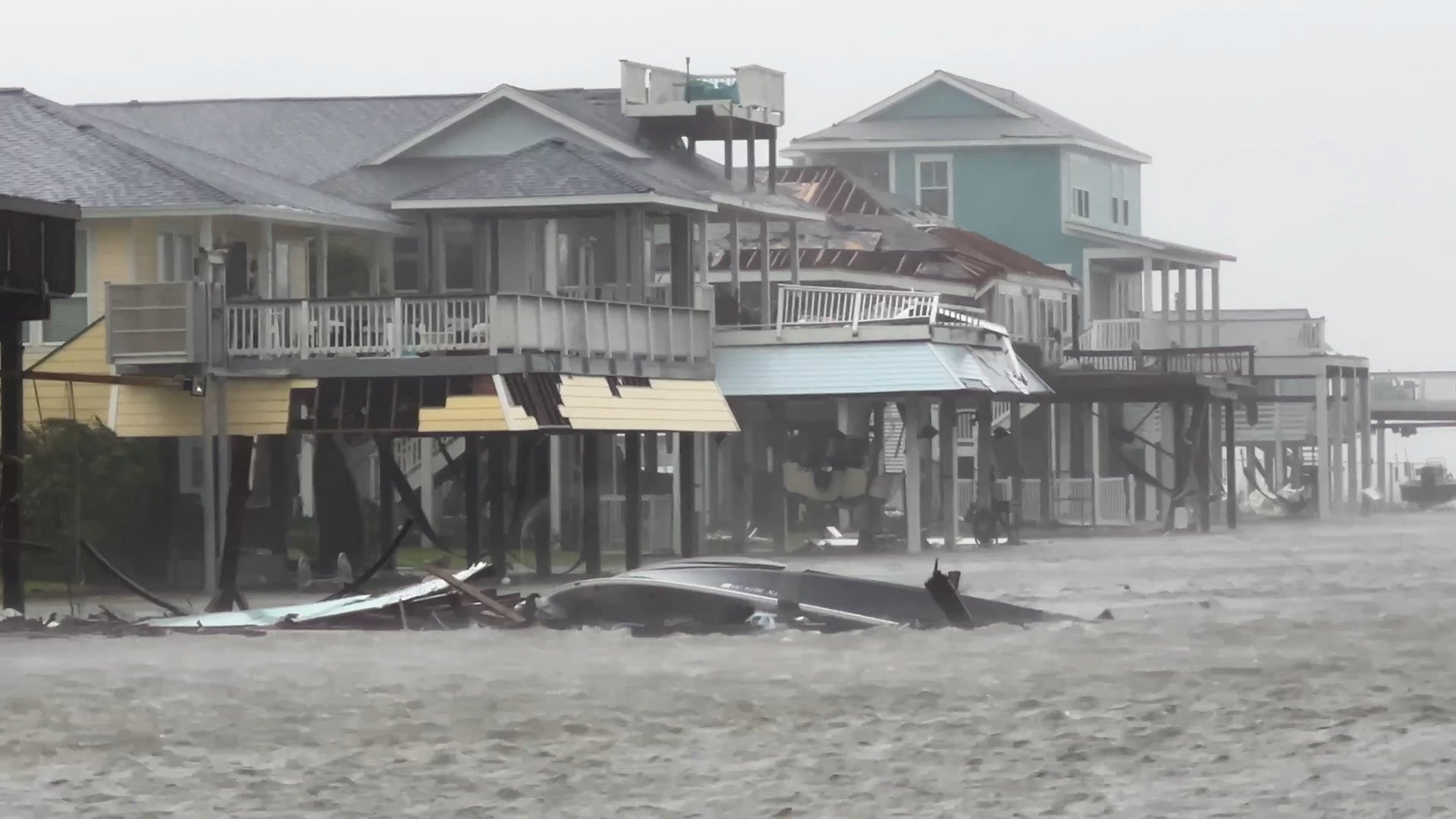 Daylight Damage After Beryl’s Texas Landfall – Videos from CBS26