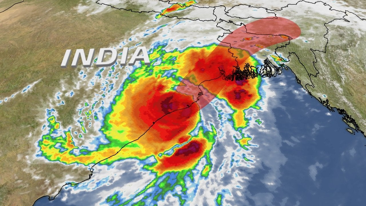 Cyclone Fani Crosses Odisha Coast; Flooding, Damaging Winds and Storm Surge  Still Concerns | Weather.com