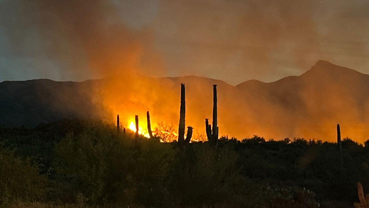 Arizona Wildfire Threatens Small Town Of Kearny