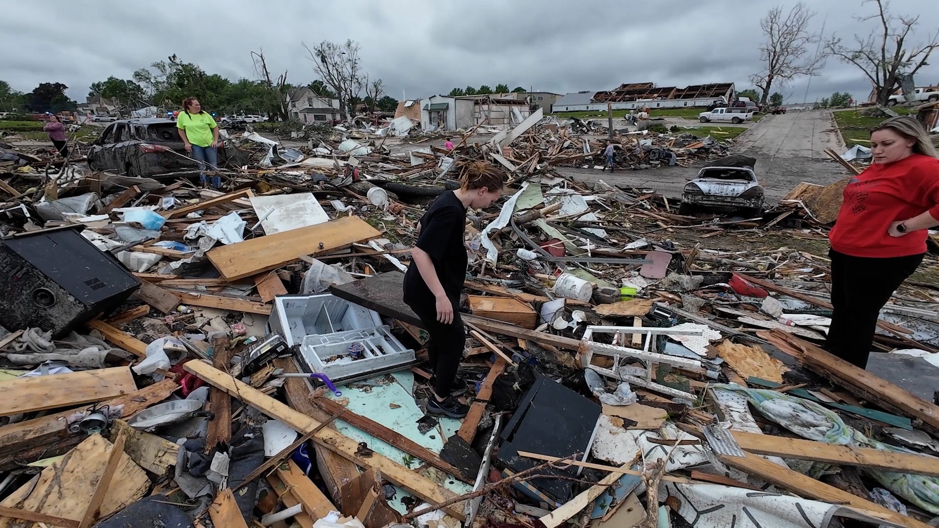 Survivor Describes Terrifying Moments As Iowa Tornado Hit – Videos from CBS26