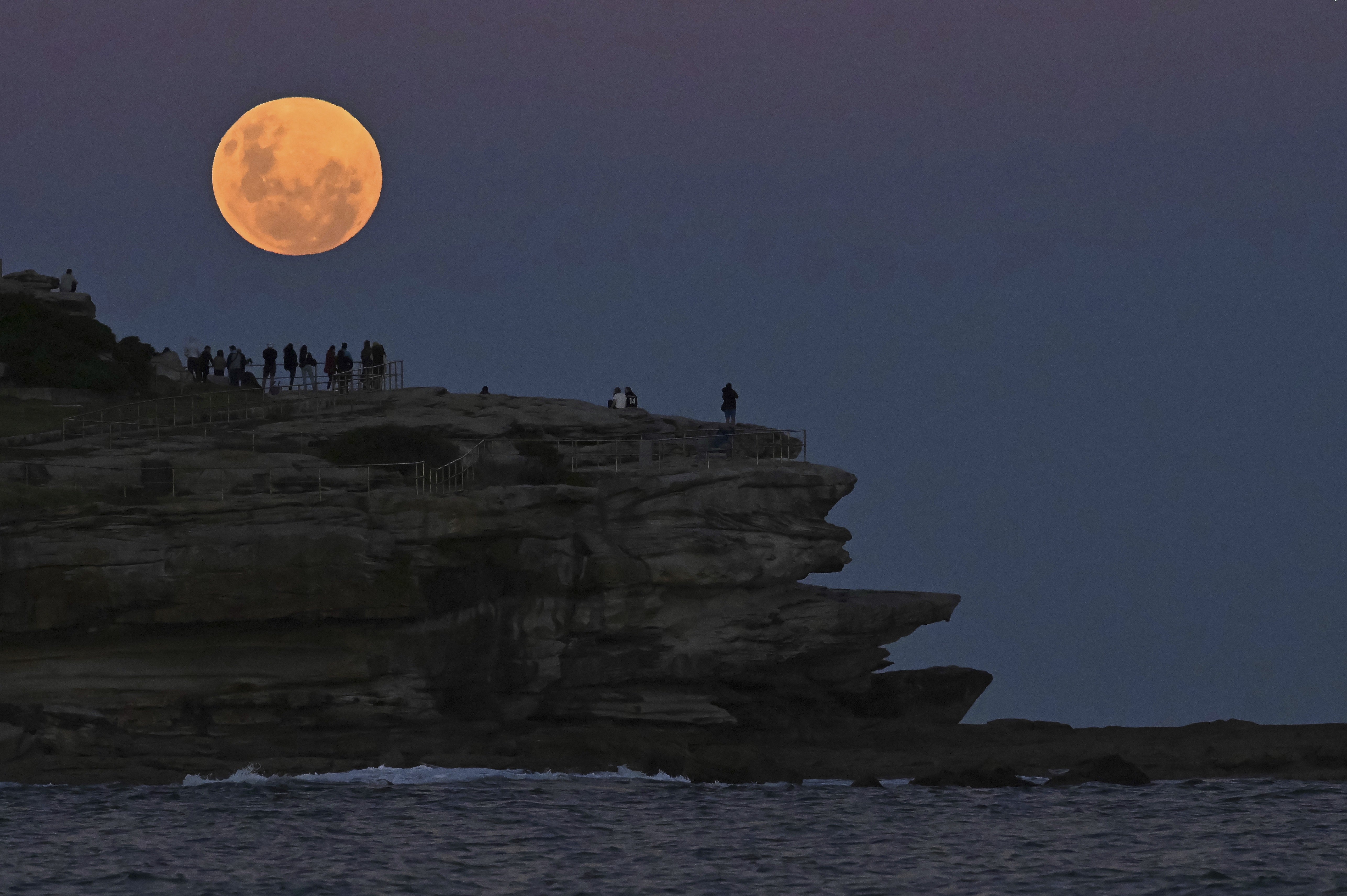 May Moon Magic Spectacular Photos Of Total Lunar Eclipse And Flower Moon From India And Around The World Photos The Weather Channel