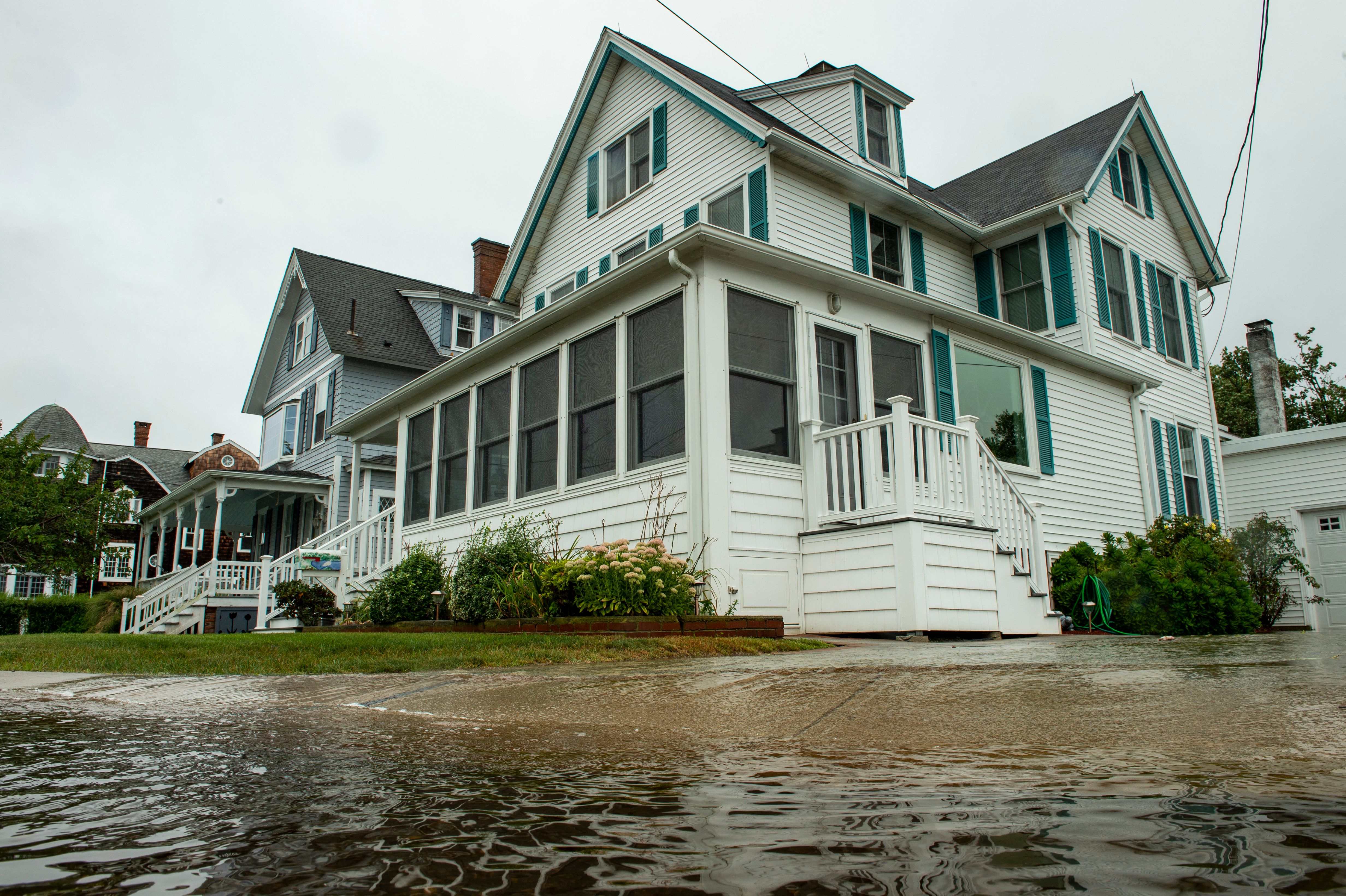 Henri Updates Flooding In New York And New Jersey Evacuations Ordered In Connecticut The Weather Channel Articles From The Weather Channel Weather Com