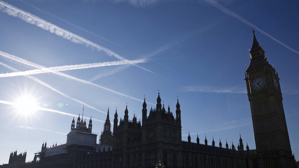Contrails above London, 1/17/17
