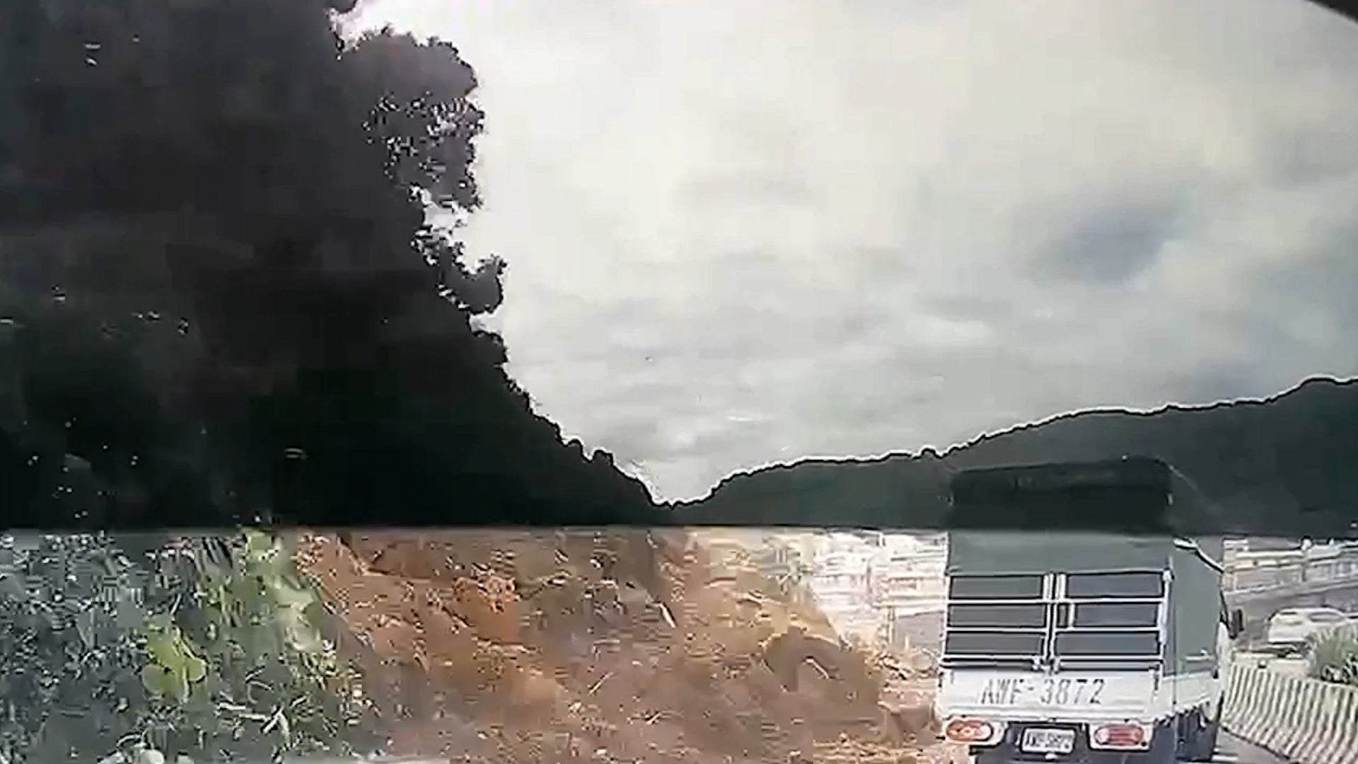 Dashcam Captures Terrifying Taiwan Cliff Collapse – Videos from CBS26