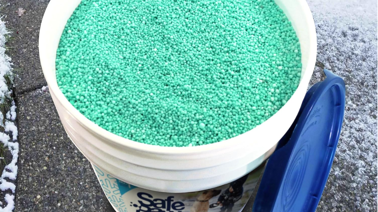 Safe Paw Pet-Safe Ice Melt, Salt & Chloride-Free Deicer