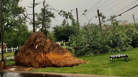 Tennessee Storms Kill Firefighter Cause One Of The Largest Power Outages On Record In Nashville Area The Weather Channel Articles From The Weather Channel Weather Com