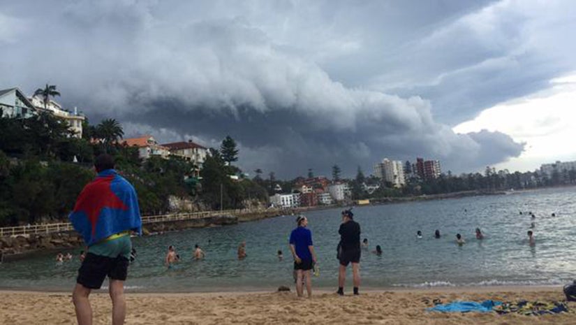 Ominous Shelf Cloud Hovers Over Sydney, Australia (Photos) | The ...