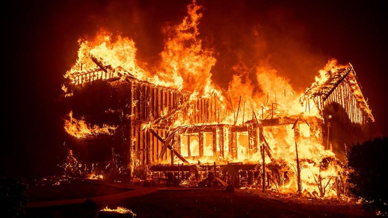 California Wildfire Evacuees Allowed To Return Home In Time For Christmas As Firefighters Gain Upper Hand The Weather Channel Articles From The Weather Channel Weather Com
