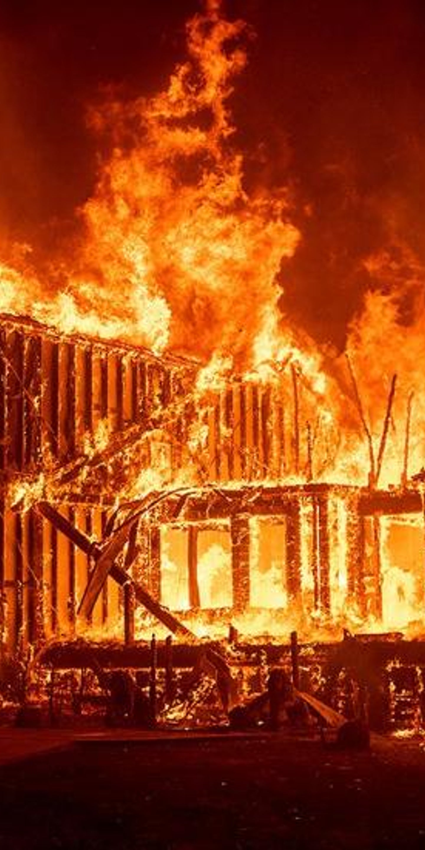 California Wildfire Evacuees Allowed To Return Home In Time For Christmas As Firefighters Gain Upper Hand The Weather Channel Articles From The Weather Channel Weather Com