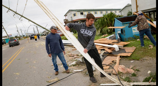 More Than 600 000 Still Without Power As South Cleans Up After Zeta The Weather Channel Articles From The Weather Channel Weather Com