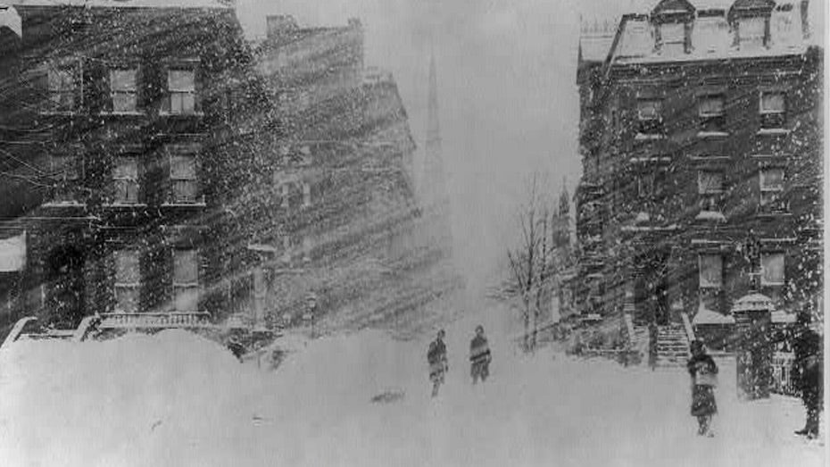 A street scene in New York City during the Blizzard of 1888