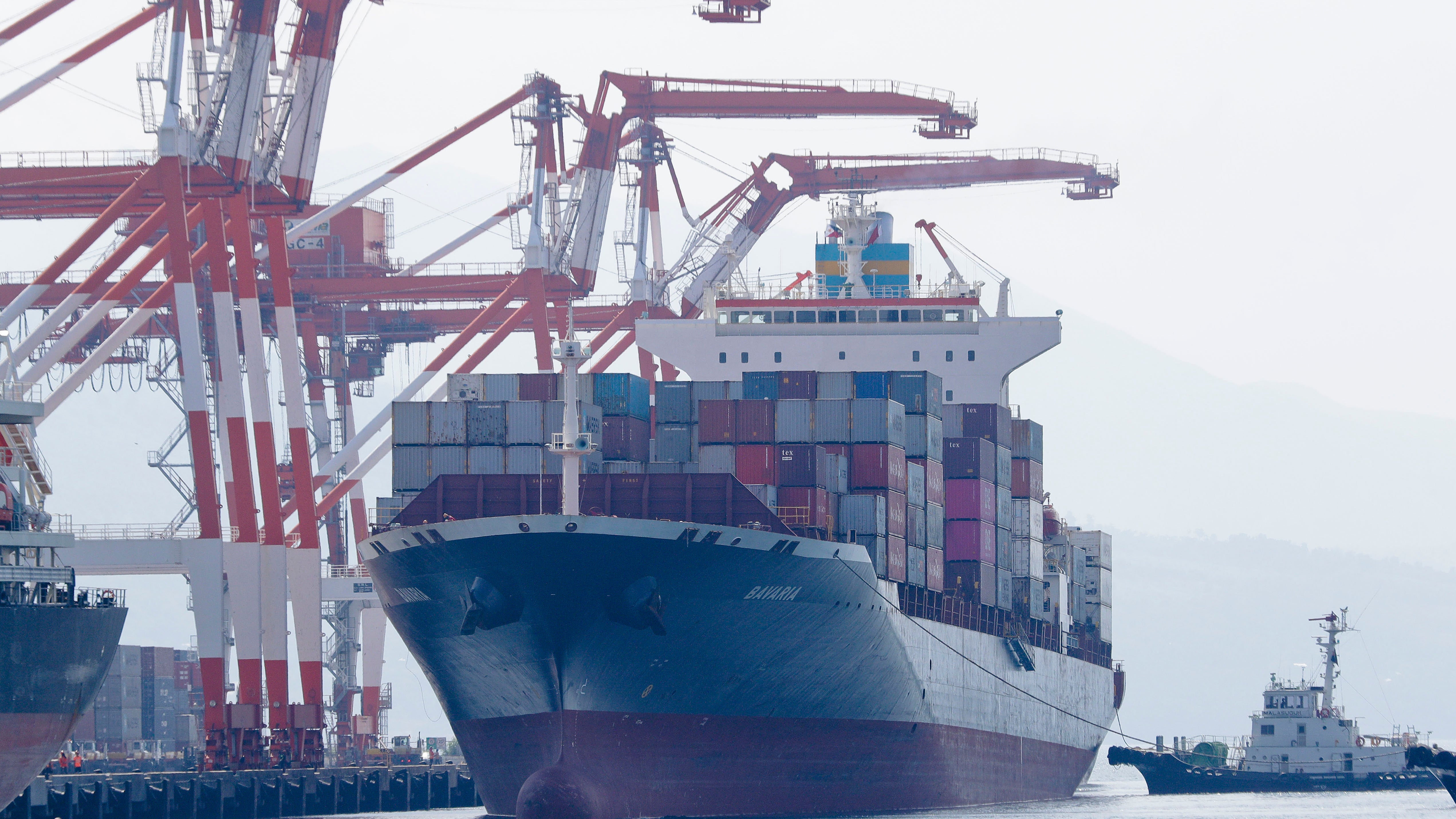 Das Frachtschiff &laquo;MV Bavaria&raquo; liegt im Hafen Subic Bay.