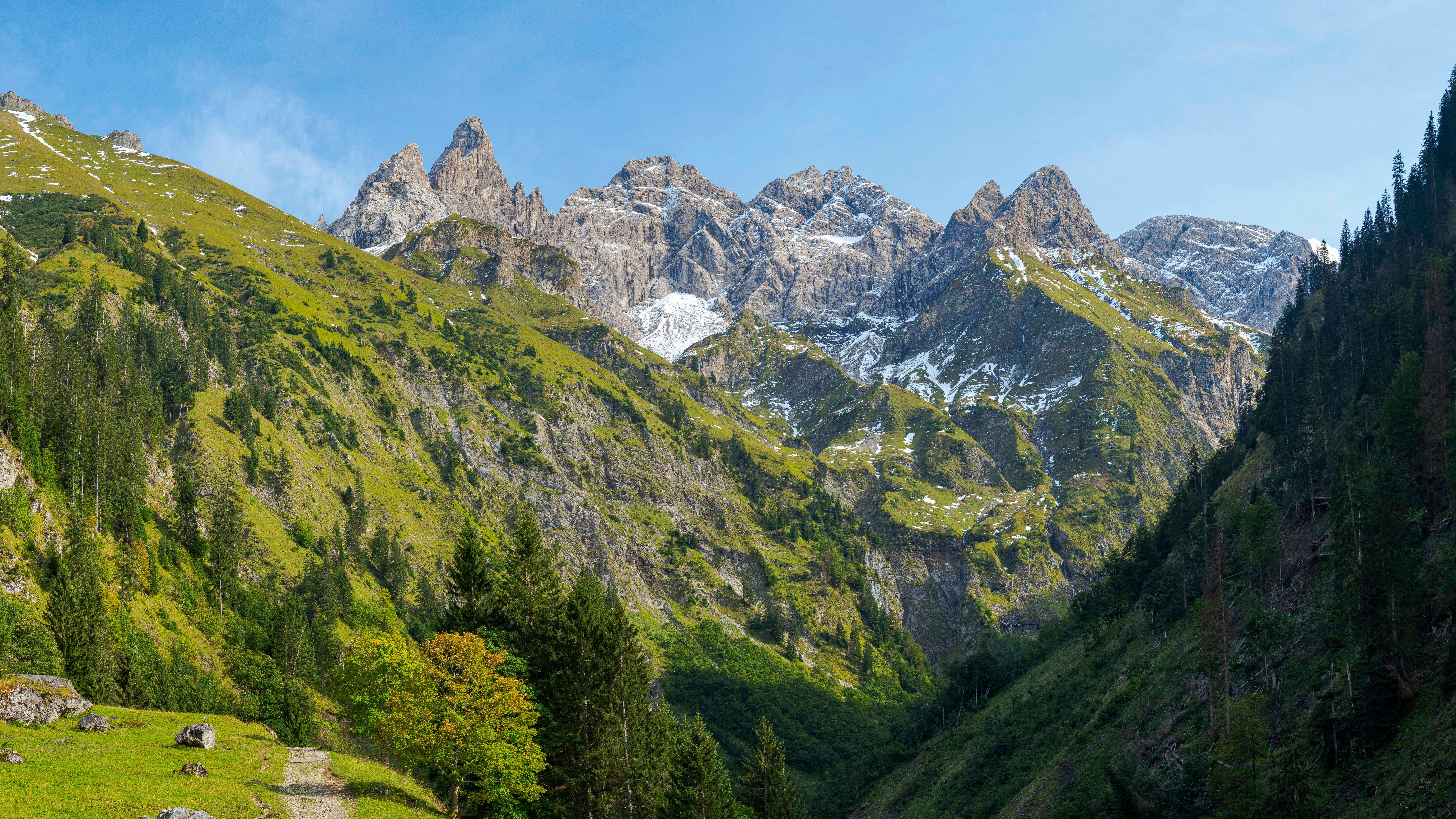 Mount Trettachspitze and mount Maedelegabel in the Allgaeu Alps. Europe, Central Europe, Germany, Bavaria MartinZwick/REDA&CO 1028_14_MZW14269