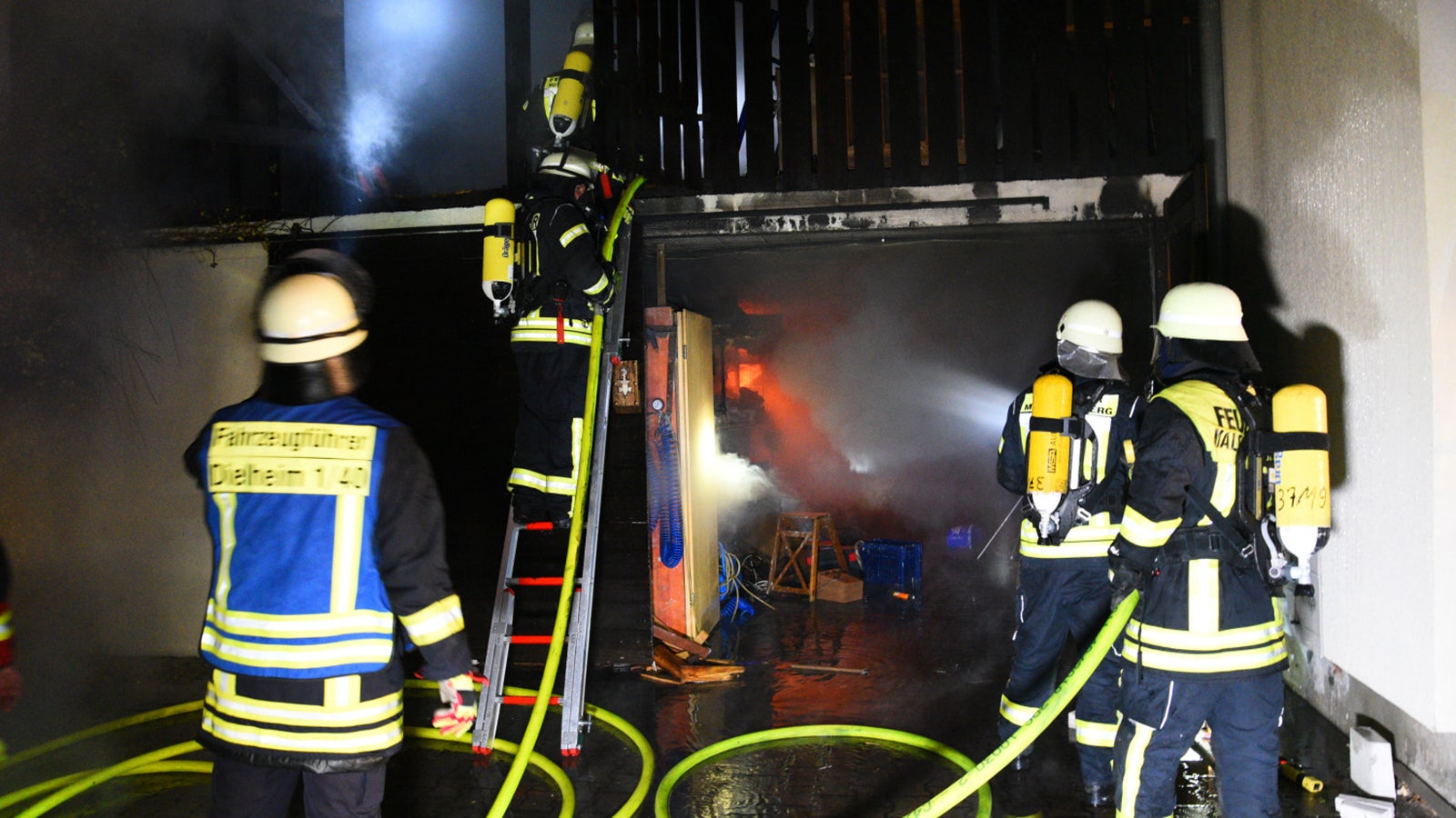 Silvester 18 Autos Krachen Bei Nebel Ineinander Affenhaus Im Zoo Abgebrannt Artikel Von The Weather Channel Weather Com