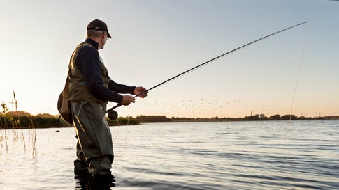 Ziemlich gegenstzliche Angelmethoden treffen hier auf einander. Der Zielfisch sollte jedoch beiden Anglern liegen. Doch wer wird das Feld als Barschangler VS Welsangler - Fishing Wars | Krieg am