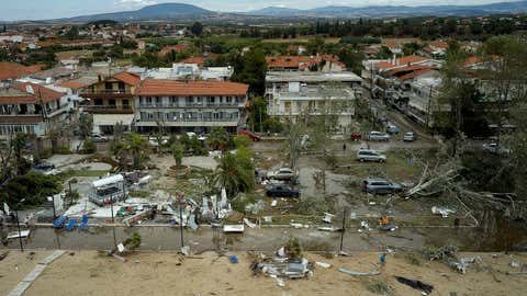 Griechenland, Sozopoli: Blick auf die Sturmschäden im Dorf Sozopoli.