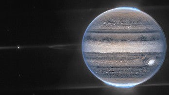 ARCHIV - 27.07.2022, ---: Dieses von der NASA zur Verf&uuml;gung gestellte Bild zeigt ein Falschfarbenkompositbild des Jupiter, das vom James Webb Space Telescope aufgenommen wurde. Die Ringe des Planeten und einige seiner kleinen Satelliten sind zusammen mit Galaxien im Hintergrund zu sehen.      (zu dpa "So entstehen die faszinierenden Weltraumbilder") Foto: NASA/ESA/CSA/Jupiter ERS Team/image processing by Ricardo Hueso (UPV/EHU) and Judy Schmidt/AP/dpa - ACHTUNG: Nur zur redaktionellen Verwendung und nur mit vollst&auml;ndiger Nennung des vorstehenden Credits +++ dpa-Bildfunk +++

