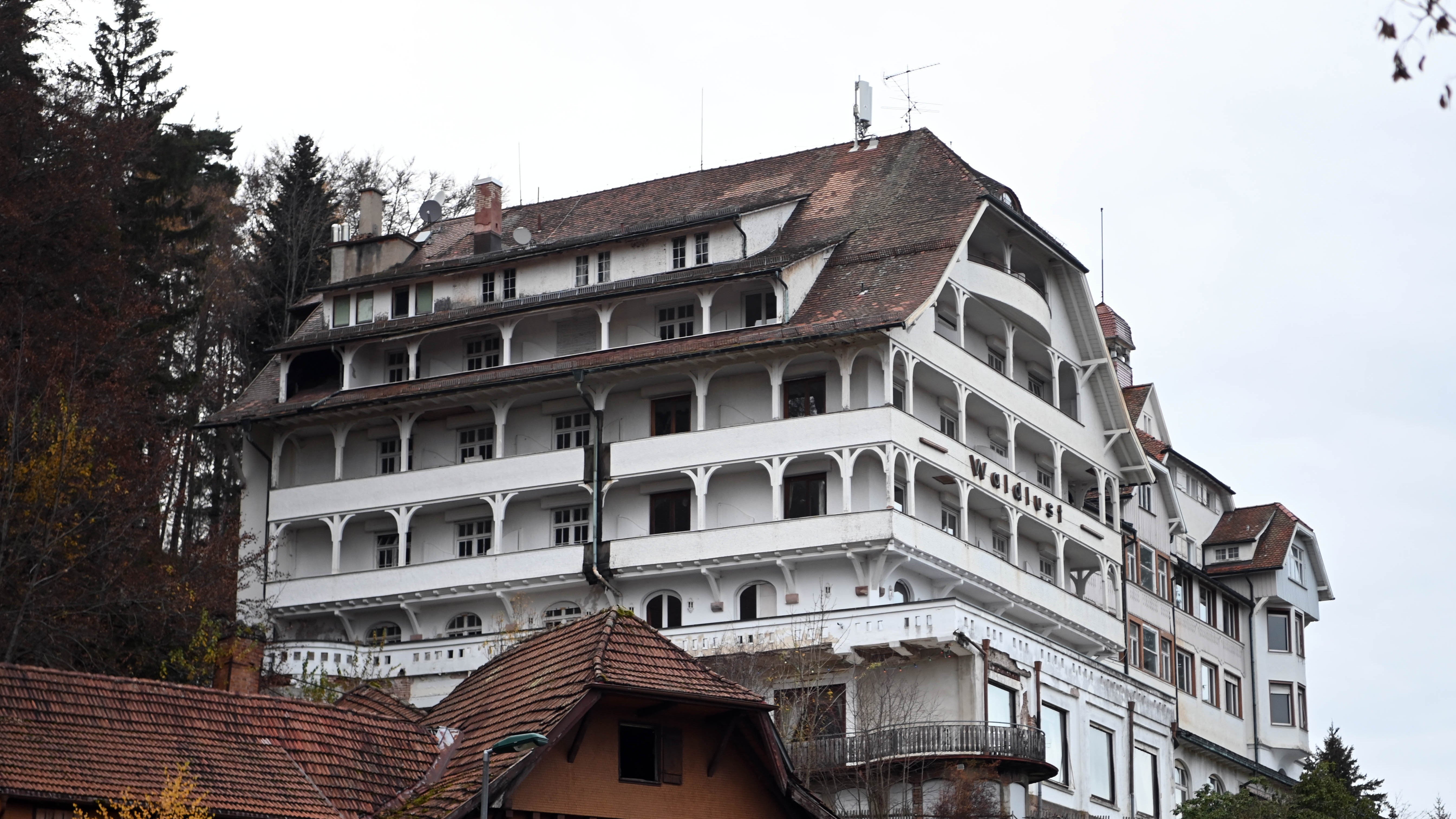 Aussenaufnahme des ehemaligen Grandhotel Waldlust.