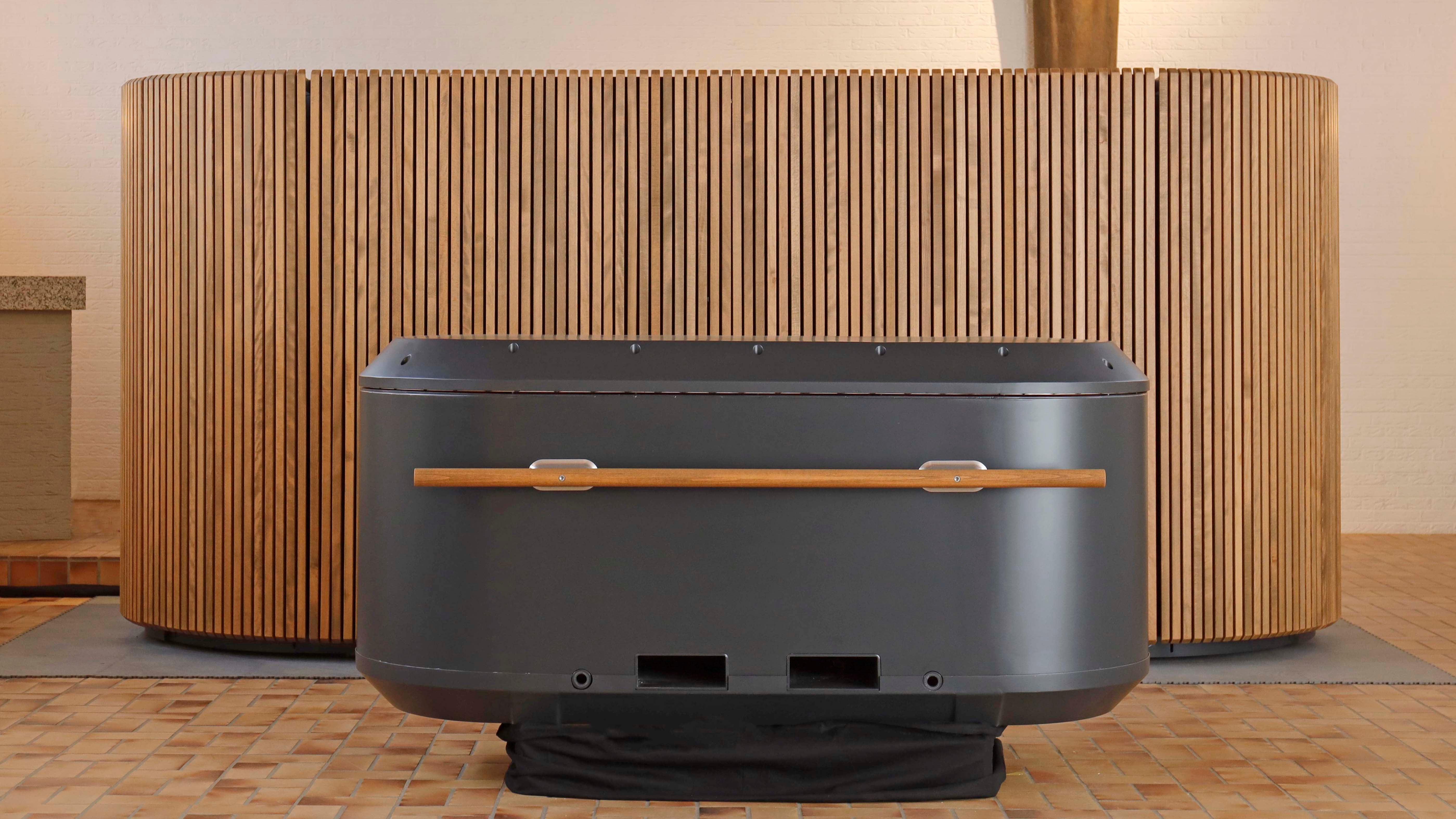 HANDOUT - 14.02.2022, M&ouml;lln: Das Bild zeigt einen sogenannten Kokon vor dem Beginn der ersten Reerdigung. (zu dpa: &laquo;Pilotprojekt klimaneutrale Bestattung: Kompostieren im Kokon&raquo;) Foto: Sven Krieger/Meine Erde/dpa - ACHTUNG: Nur zur redaktionellen Verwendung im Zusammenhang mit der aktuellen Berichterstattung und nur mit vollst&auml;ndiger Nennung des vorstehenden Credits +++ dpa-Bildfunk +++