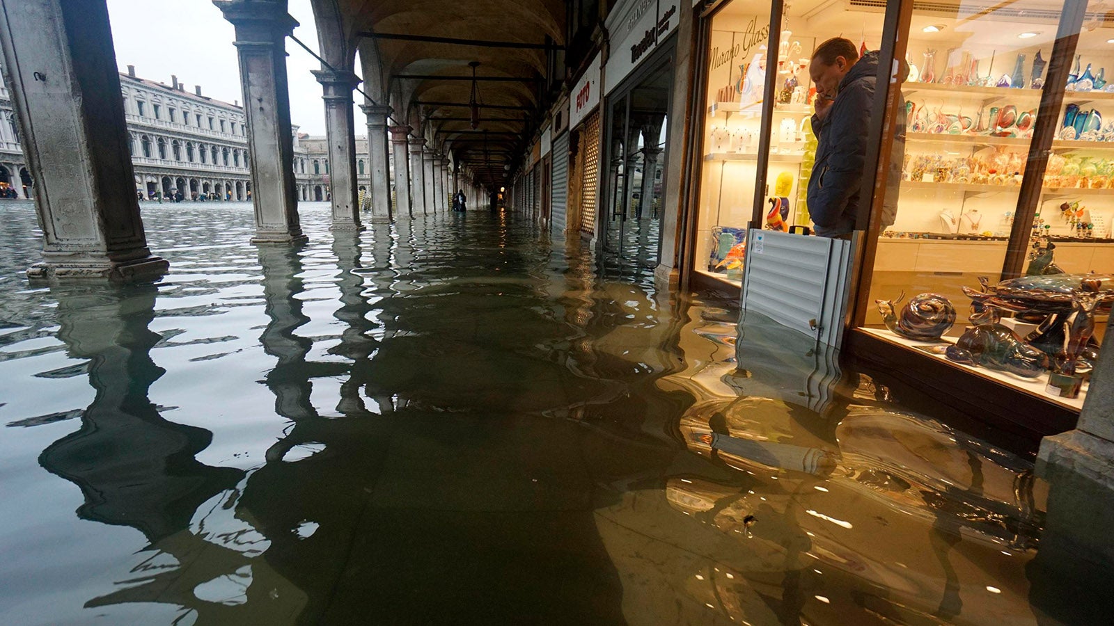 Seit Dienstagnachmittag ist das Hochwasser in Venedig dramatisch angestiegen.