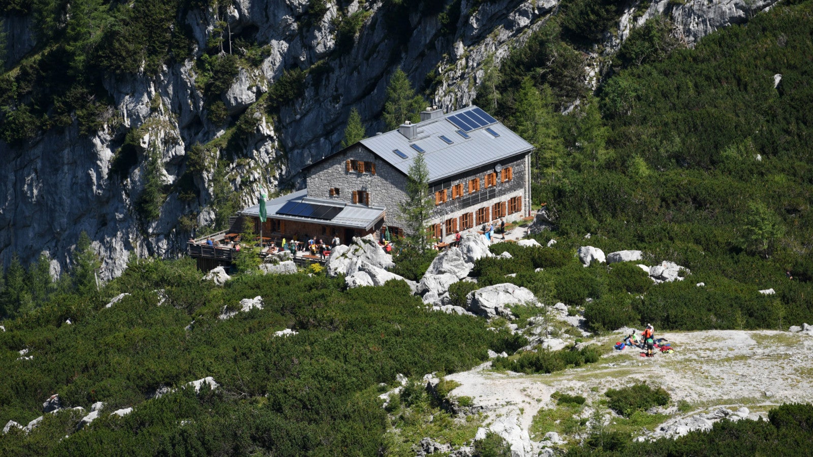 Bayern, Hintersee: Die Blaueish&uuml;tte liegt auf 1.651 m &uuml;ber dem Meeresspiegel in der N&auml;he zum Blaueisferner. Foto: Angelika Warmuth/dpa