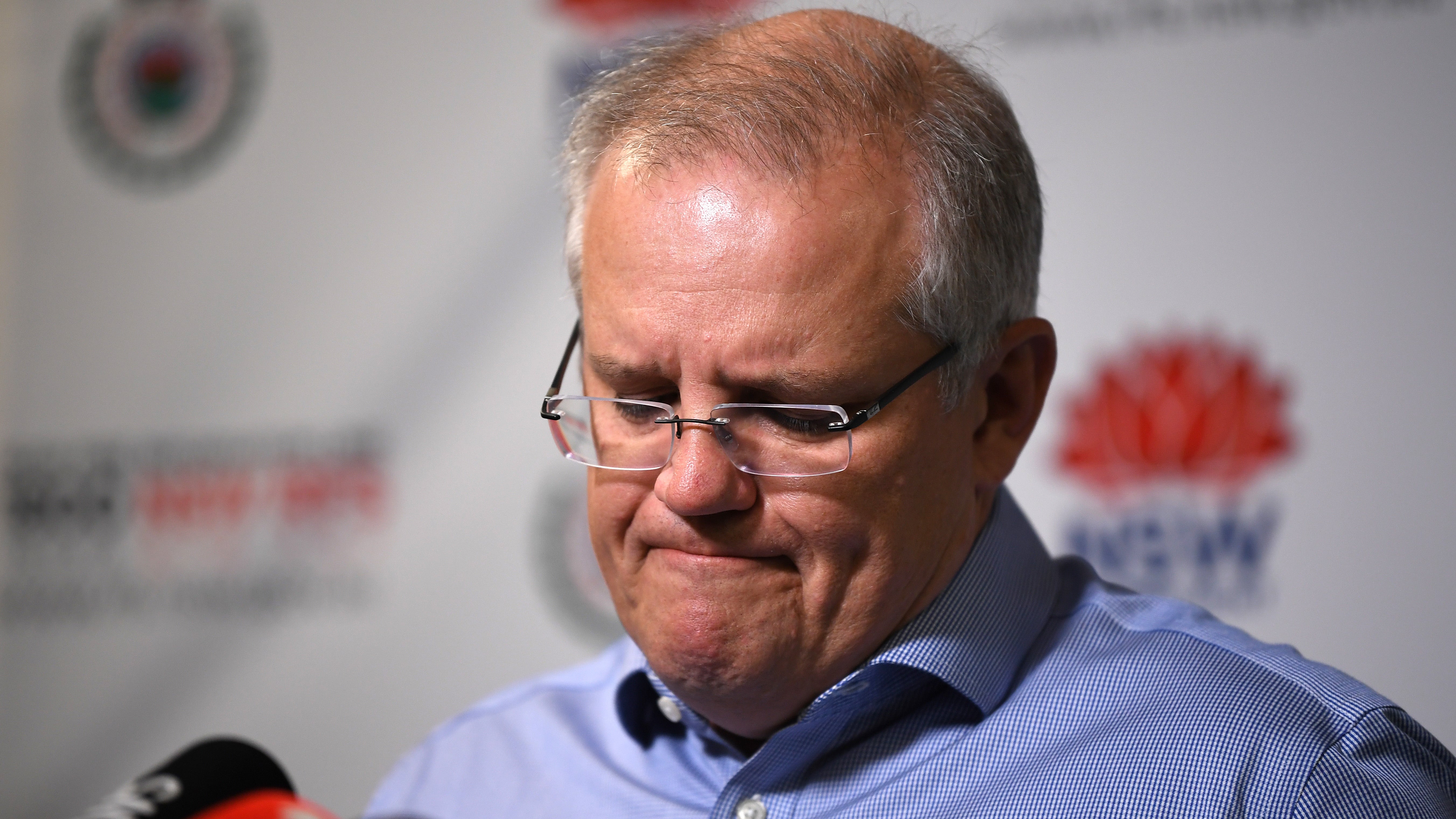 Scott Morrison, Premierminister von Australien, spricht nach einem Besuch des Kontrollraums der Feuerwehrbeh&ouml;rde NSW Rural Fire Service zu Medienvertretern.