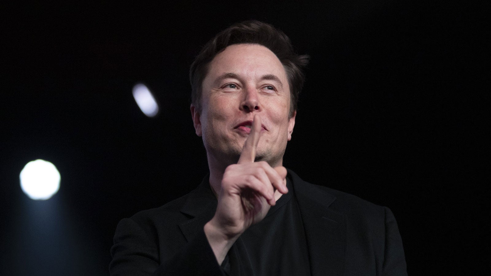 14.03.2019, USA, Hawthorne: Elon Musk, Chef von Tesla, stellt das neue Tesla Model Y vor. Tesla hat seine Modellpalette um einen SUV auf Basis des aktuellen Hoffnungstr&auml;gers Model 3 erweitert. Der neue Wagen mit dem Namen Model Y soll voraussichtlich im Herbst 2020 auf die Stra&szlig;e kommen, k&uuml;ndigte Tesla-Chef Elon Musk am Donnerstagabend (Ortszeit) in Los Angeles an. Foto: Jae C. Hong/AP/dpa