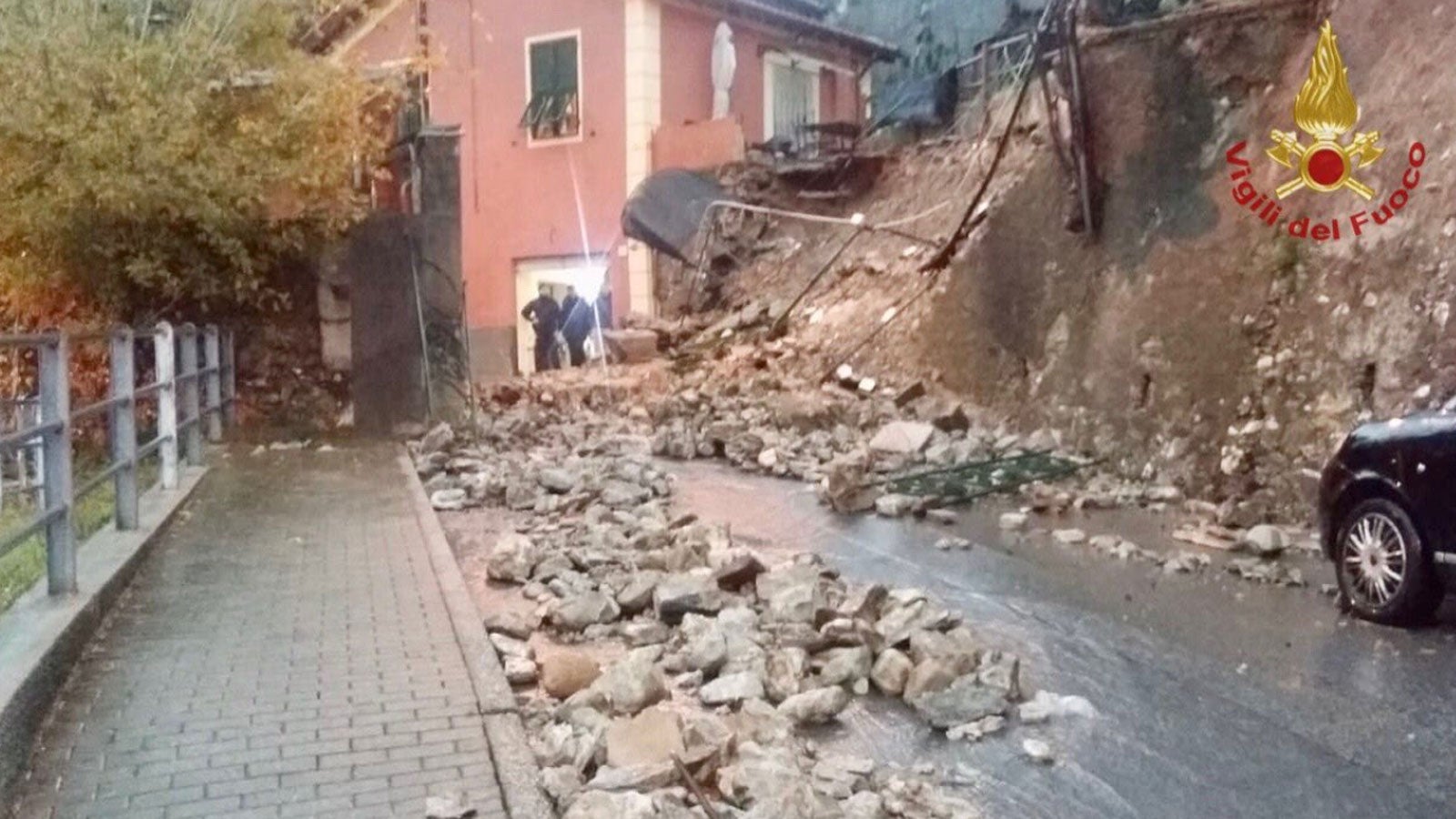 Erdrutsch in Genua; von Tweet Feuerwehr Italien - Vigili del Fuoco 