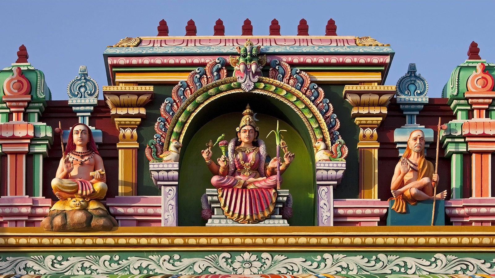 Der Sri-Kamadchi-Ampal-Tempel gilt als der gr&ouml;&szlig;te Europas im s&uuml;dindischen Dravida-Baustil. Foto: Imago