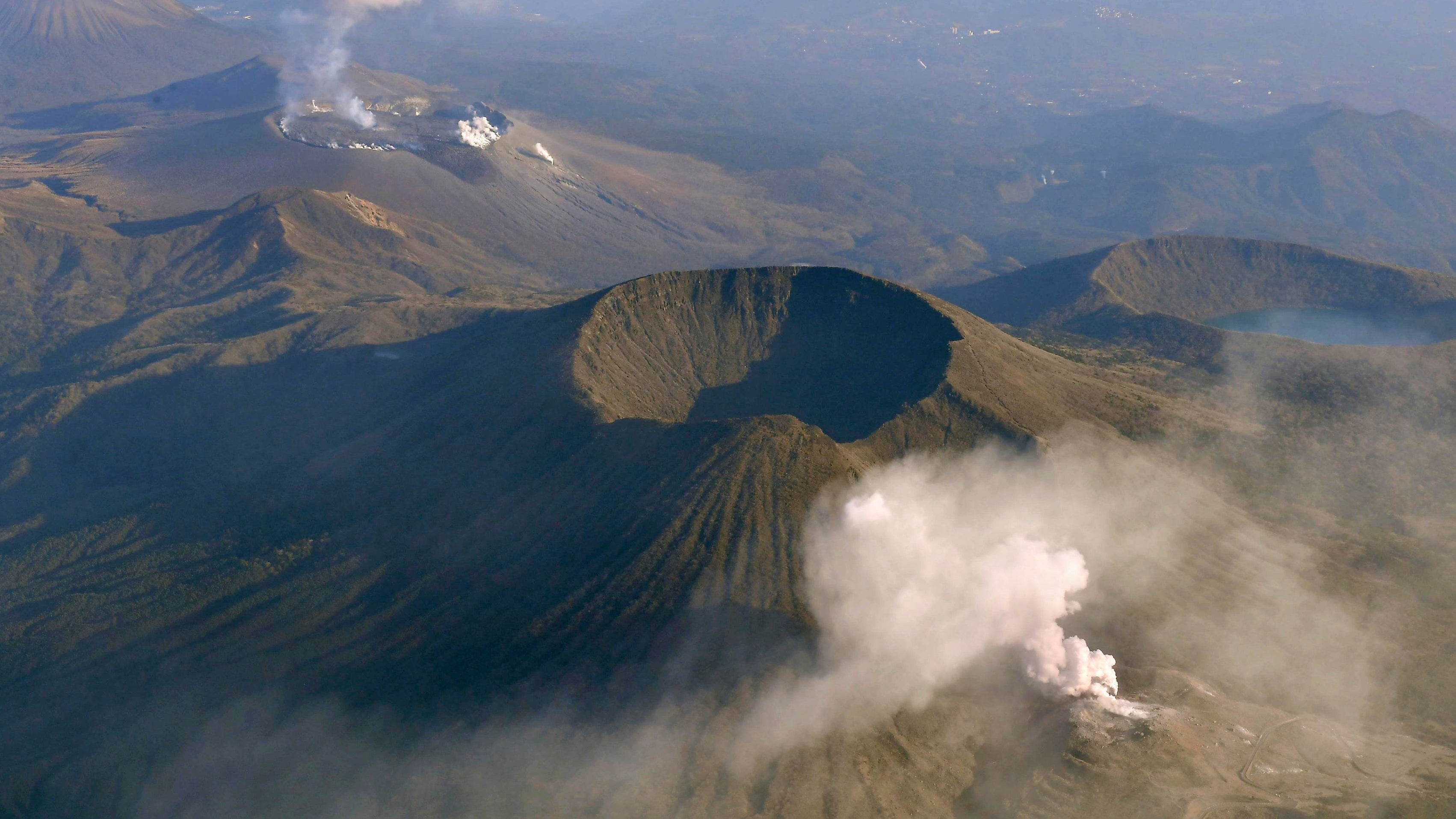 Ein Foto zeigt den Vulkan Io in Japan am 19 April