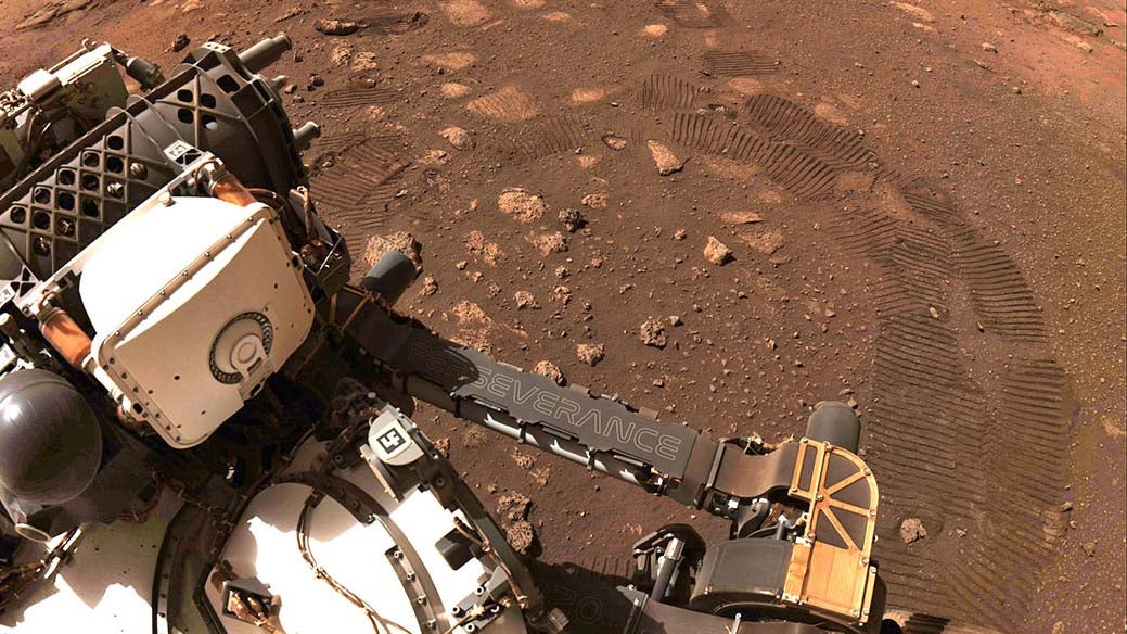 04.03.2021, ---, ----: Der Rover &acute;Perseverance&ordf; der NASA f&permil;hrt &cedil;ber den Planeten Mars. (zu dpa:&dagger;"33 Minuten f&cedil;r 6,5 Meter:&dagger;Mars-Rover f&permil;hrt erstmals &cedil;ber Roten Planet") Foto: Nasa/ZUMA Wire/dpa +++ dpa-Bildfunk +++