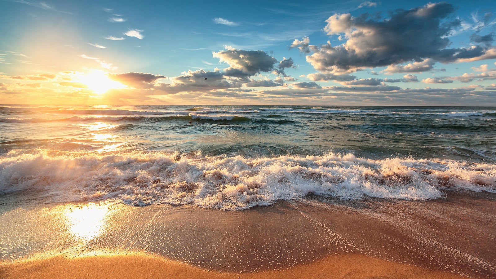 Beautiful cloudscape over the sea, sunrise shot
