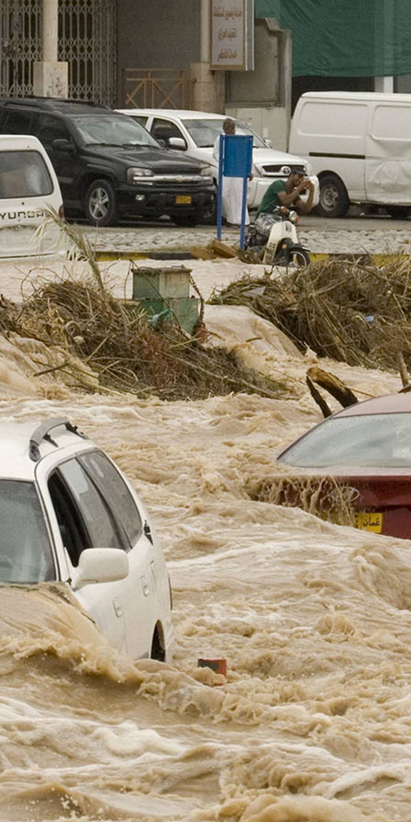 342 Liter Regen Unwetter Verwüsten Ost Sizilien Fluten Fordern Todesopfer The Weather Channel Artikel Von The Weather Channel Weather Com