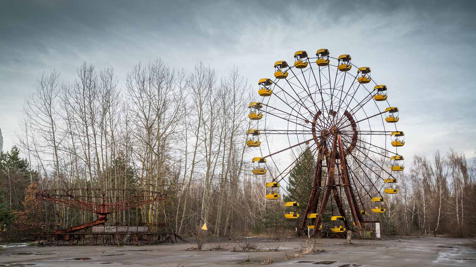 Abandoned ferris wheel in amusement park in Pripyat, Ukraine
