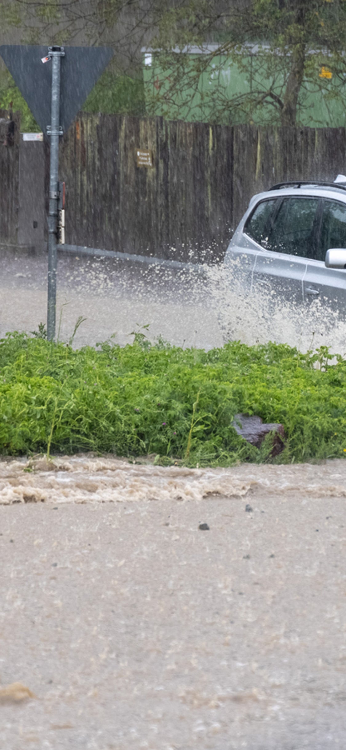 Unwetter Hennef Wetter : Deutscher Wetterdienst Warnt Vor Weiteren