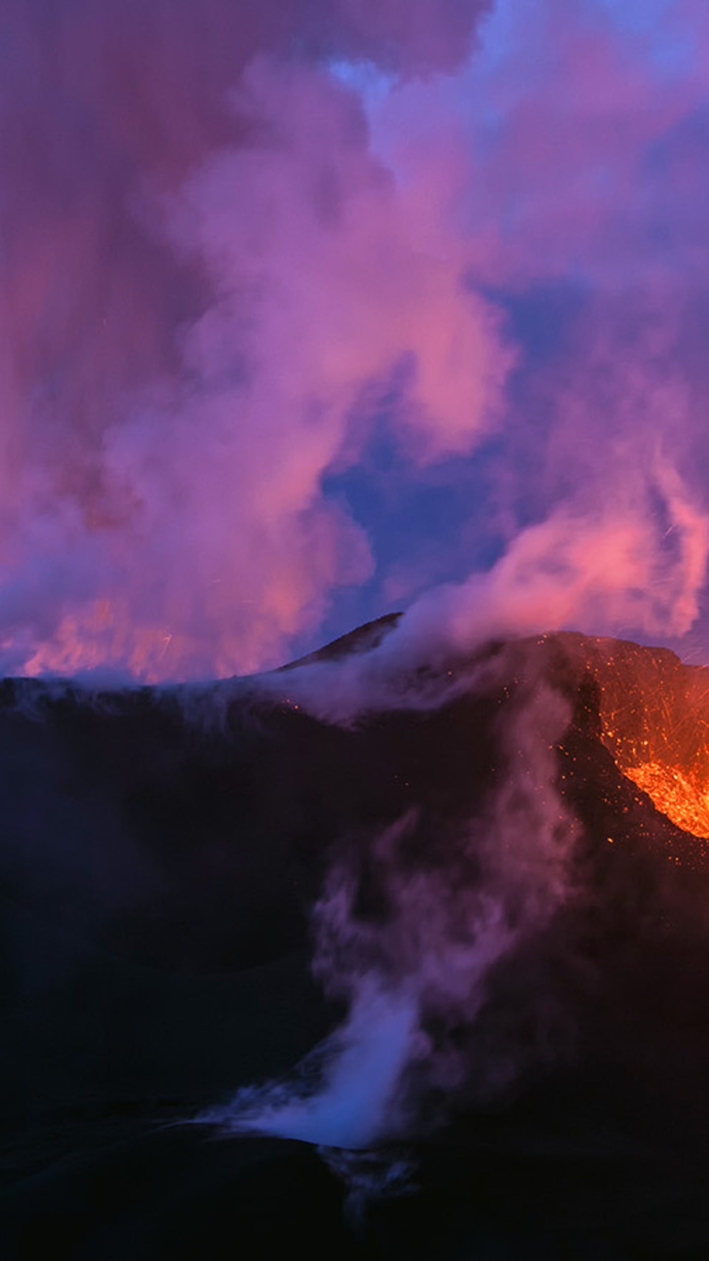 Aktive Vulkane In Europa Diese Feuerberge Sind Besonders Gefahrlich The Weather Channel Artikel Von The Weather Channel Weather Com