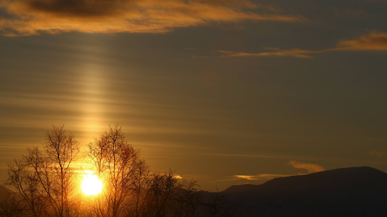 Bildnummer: 55943829  Datum: 29.02.2008  Copyright: imago/blickwinkelsonnenuntergang mit lichts&auml;ule, norwegen, troms, malangen sunset and light pillar, norway, troms, malangen blws144944 kbdig 2008 quer norwegen norway malangen sonne lichts&auml;ule lichtpfeiler wolken querformat europa europ&auml;isch nordeuropa nordeurop&auml;isch skandinavien skandinavisch norwegisch sonnenuntergang sonnenunterg&auml;nge stimmungsvoll idyllisch idylle malerisch romantisch romantik sonnenlicht sonnenschein sonnenstrahl sonnenstrahlen lichtstrahl lichtstrahlen d&auml;mmerung abendd&auml;mmerung abends abend abendlicht abendrot stimmung lichtreflex lichtreflexe meteorologie physik optik optisches ph&auml;nomen optische ph&auml;nomene lichteffekt lichteffekte brechung lichtbrechung halo (meteo.) halos (meteo.) wetter witterung wetterkunde klima naturschauspiel naturschauspiele naturwunder naturereignis naturereignisse naturph&auml;nomen naturph&auml;nomene wolke himmel horizontal format europe european northern europe north european scandinavia scandinavian norwegian sun sunset sunsets mood impressive idyllic picturesque romanticism romantic sun light sun lights sunshine sun beam sun beams sunbeam sunbeams evening in the evening twilight dusk evening light evening glow light reflex light reflexion light reflections meteorology physics optics optical phenomenon optical phenomena optical phenomenons refraction halo (meteo.) halos (meteo.) weather climate natural spectacle natural spectacles spectacle of nature spectacles of nature miracle of nature miracles of nature natural wonder natural wonders natural phenomenon natural phenomena natural phenomenons light column cloud clouds sky  55943829 Date 29 02 2008 Copyright Imago Angle Sunset with Light column Norway Troms Malangen Sunset and Light Pillar Norway Troms Malangen  Kbdig 2008 horizontal Norway Norway Malangen Sun Light column light pillars Clouds Landscape Europe Euro Northern Europe Northern European Scandinavia Scandinavian Norwegian Sunset Sunsets Full mood idy