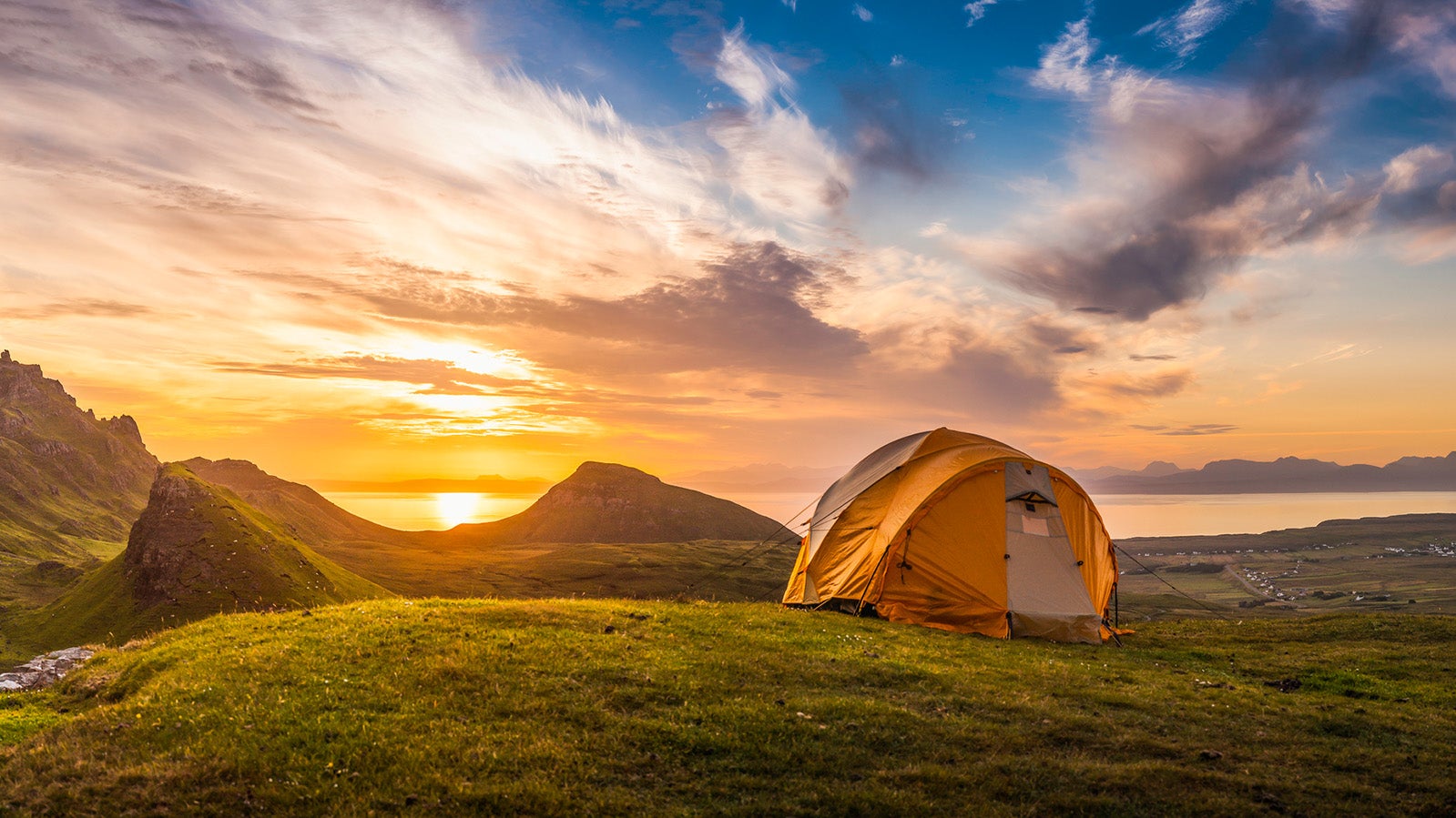 Aufgrund der Beschr&auml;nkungen wird Camping-Urlaub zunehmend beliebter.  Was Sie f&uuml;r den Zeltkauf wissen sollten