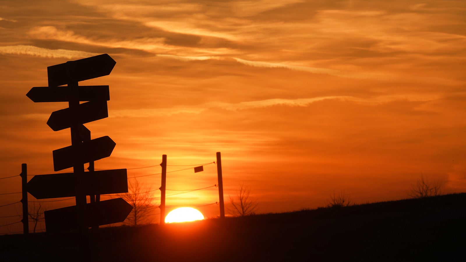 &Uuml;ber Deutschland lag auch schon am Sonntag Sahara-Staub in der Luft, wie hier in Unlingen in Baden-W&uuml;rttemberg. 
Foto: Thomas Warnack/dpa