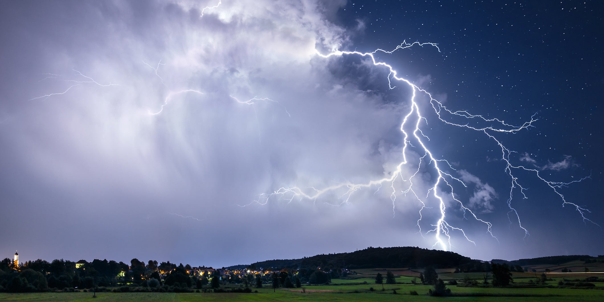 Massive lightning bolt on 30.07.2017 at Zusmarshausen west of Augsburg (Bavaria).