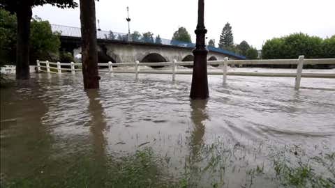 La ville de Nay, dans les Pyrénées-Atlantiques, inondée ce mercredi 13 juin (Capture Youtube/La République des Pyrénées)