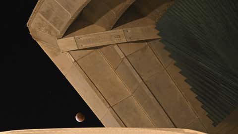 May Moon Magic Spectacular Photos Of Total Lunar Eclipse And Flower Moon From India And Around The World Photos The Weather Channel May Moon Magic Spectacular Photos Of Total Lunar Eclipse And Flower Moon From India And Around The World Photos The Weather Channel