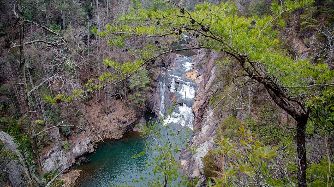 One of the most spectacular canyons in the eastern U.S., Tallulah Gorge in Georgia is two miles long and nearly 1,000 feet deep. In fall, scheduled damn releases increase the flow of water through the gorge more than tenfold. (WendyOlsenPhotography/Getty Images)