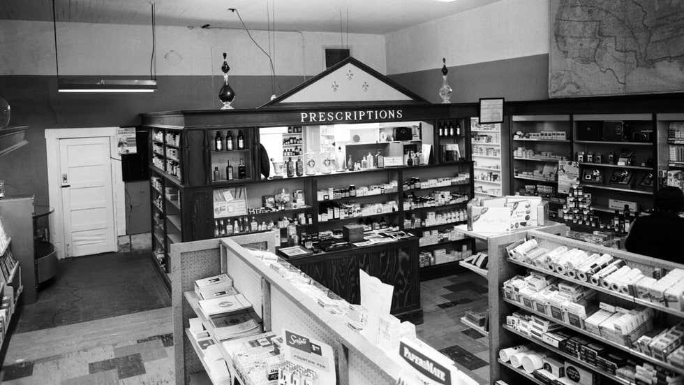 Mesmerizing Vintage Photos of U.S. Drug Stores | The Weather Channel