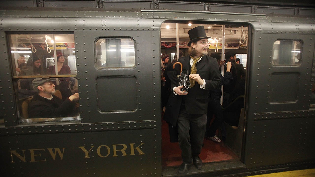 All Aboard NYC's Secret Vintage Holiday Train (PHOTOS) | The Weather